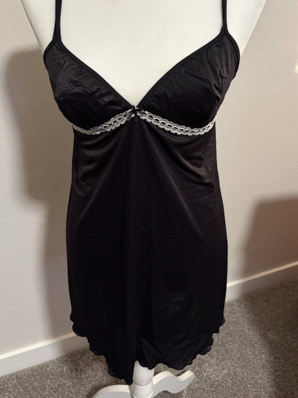 Vintage, Vassarette Black Cami/Slip. Large.